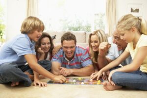 Giochi da Tavolo - Divertimento e Socializzazione in Famiglia